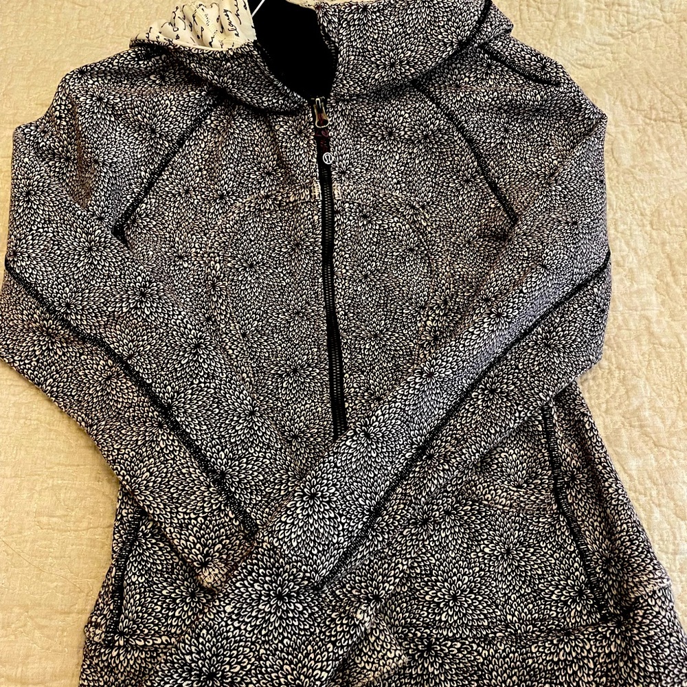Lululemon hoodie size 4